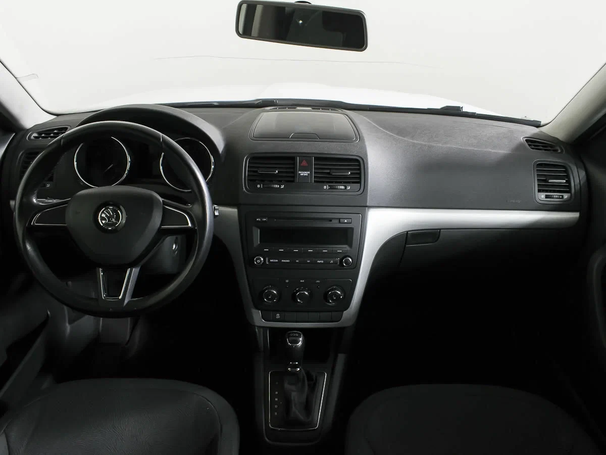 Skoda Yeti, Белый, 2014, Робот, 105 л.с., цена от 633 000 руб.