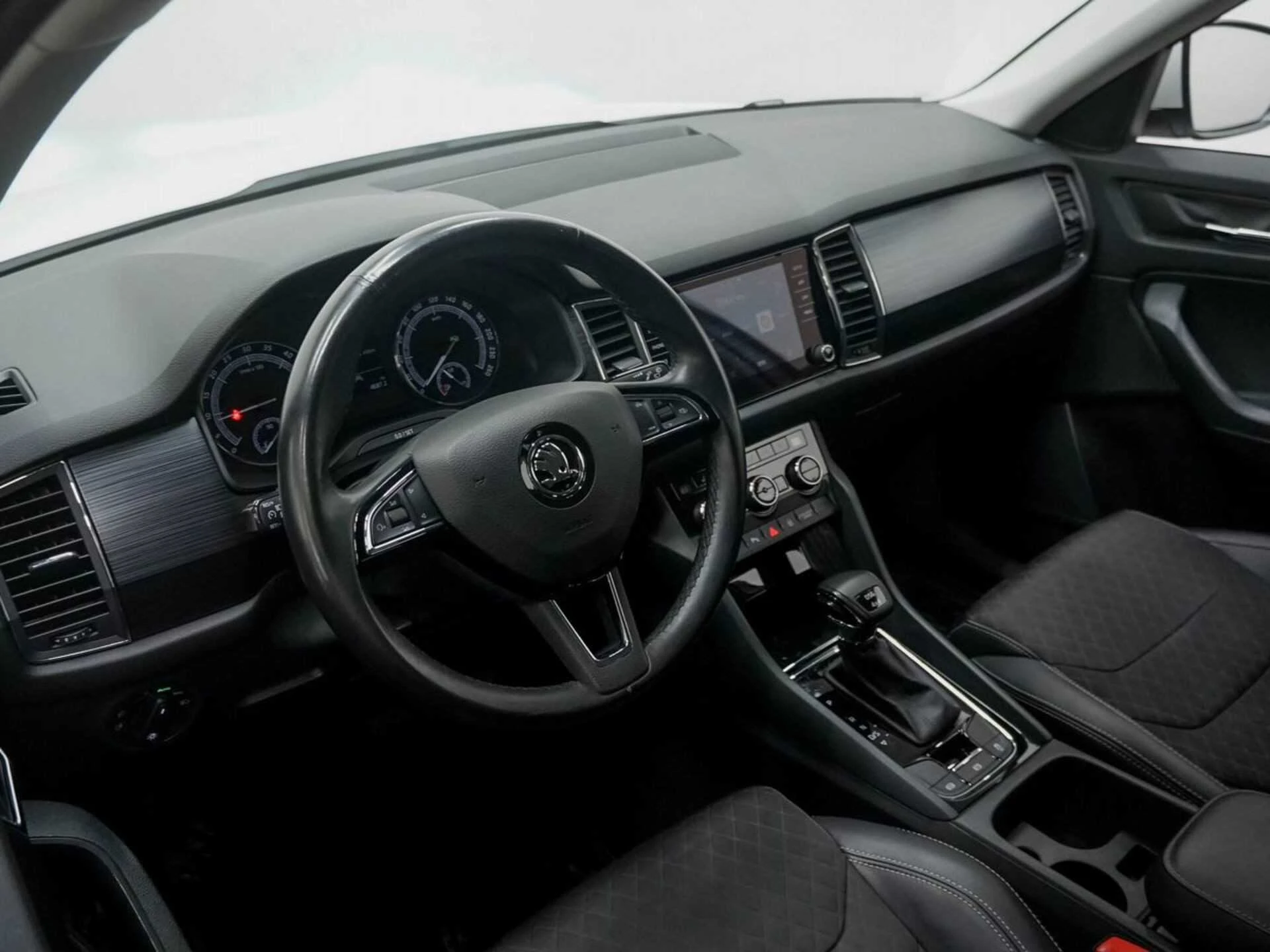 SKODA KODIAQ, Белый, 2020, Робот, 150 л.с., цена от 2 022 400 руб.