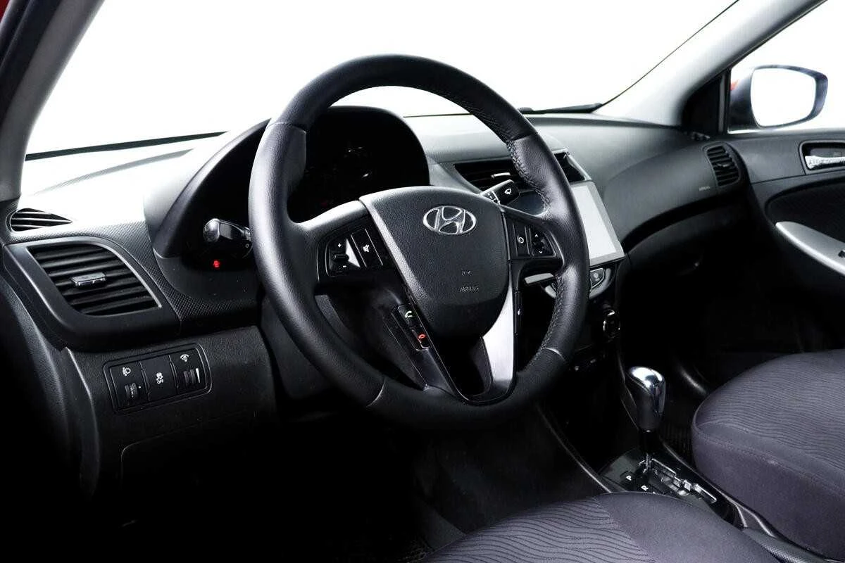 HYUNDAI SOLARIS, Красный, 2012, Автоматическая, 123 л.с., цена от 552 000 руб.