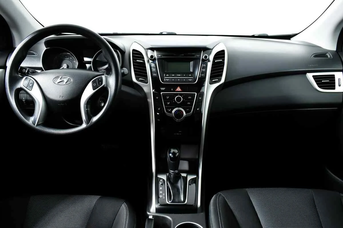 Hyundai i30, Бежевый, 2016, Автоматическая, 130 л.с., цена от 749 000 руб.
