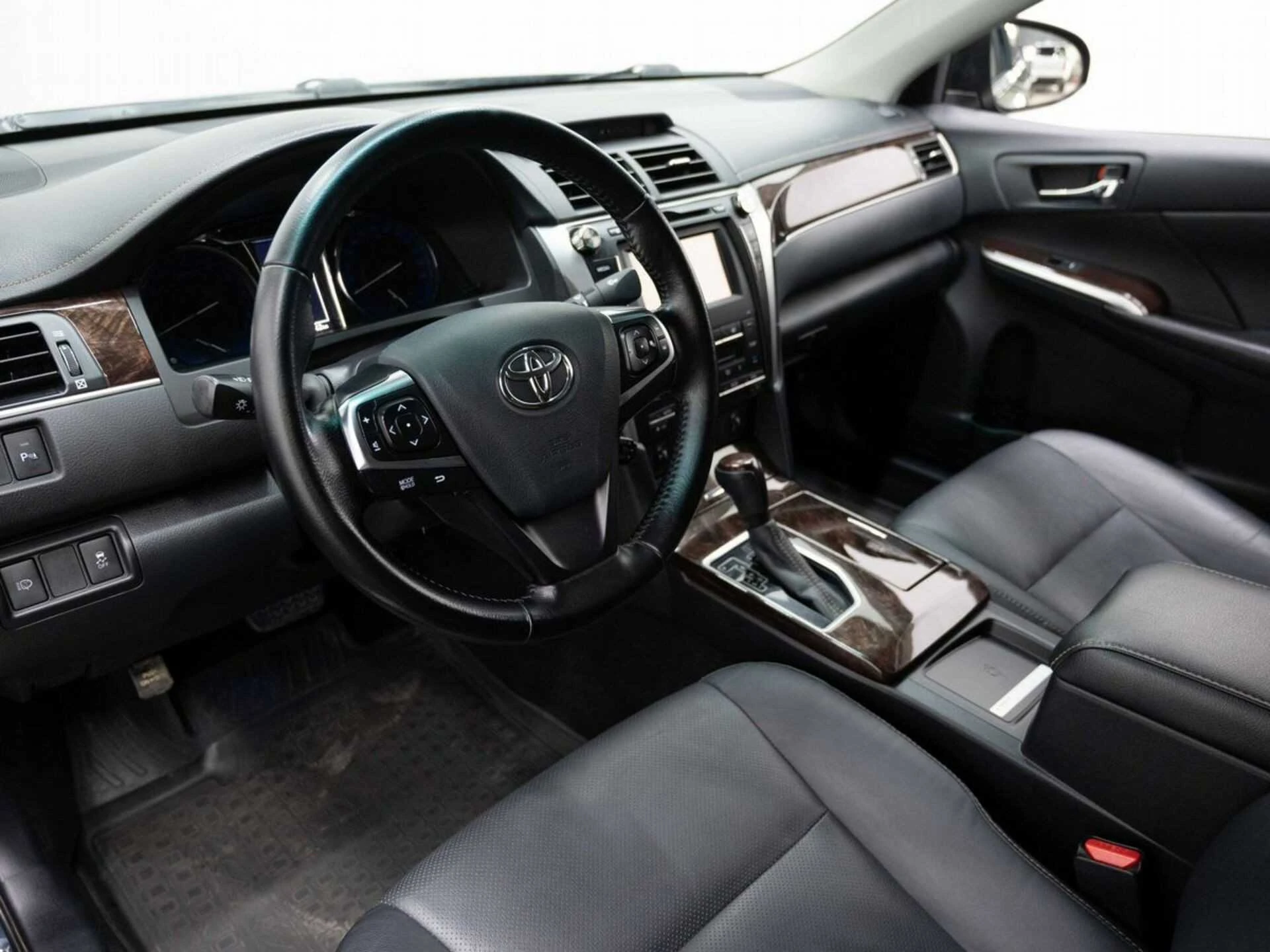 TOYOTA CAMRY, Черный, 2017, Автоматическая, 181 л.с., цена от 1 468 000 руб.