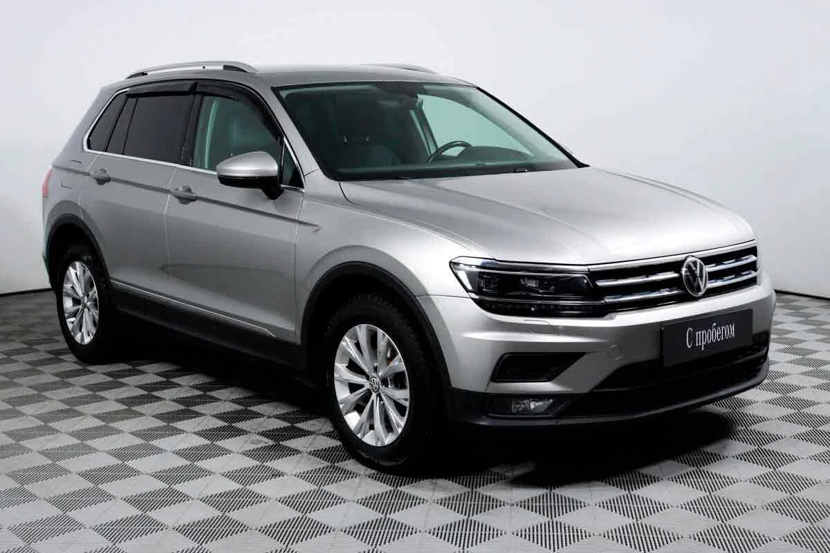 VOLKSWAGEN TIGUAN, Серебряный, 2017, Робот, 150 л.с., цена от 1 692 800 руб.