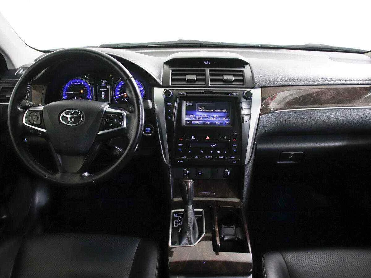 Toyota Camry, Белый, 2017, Автоматическая, 181 л.с., цена от 1 429 000 руб.