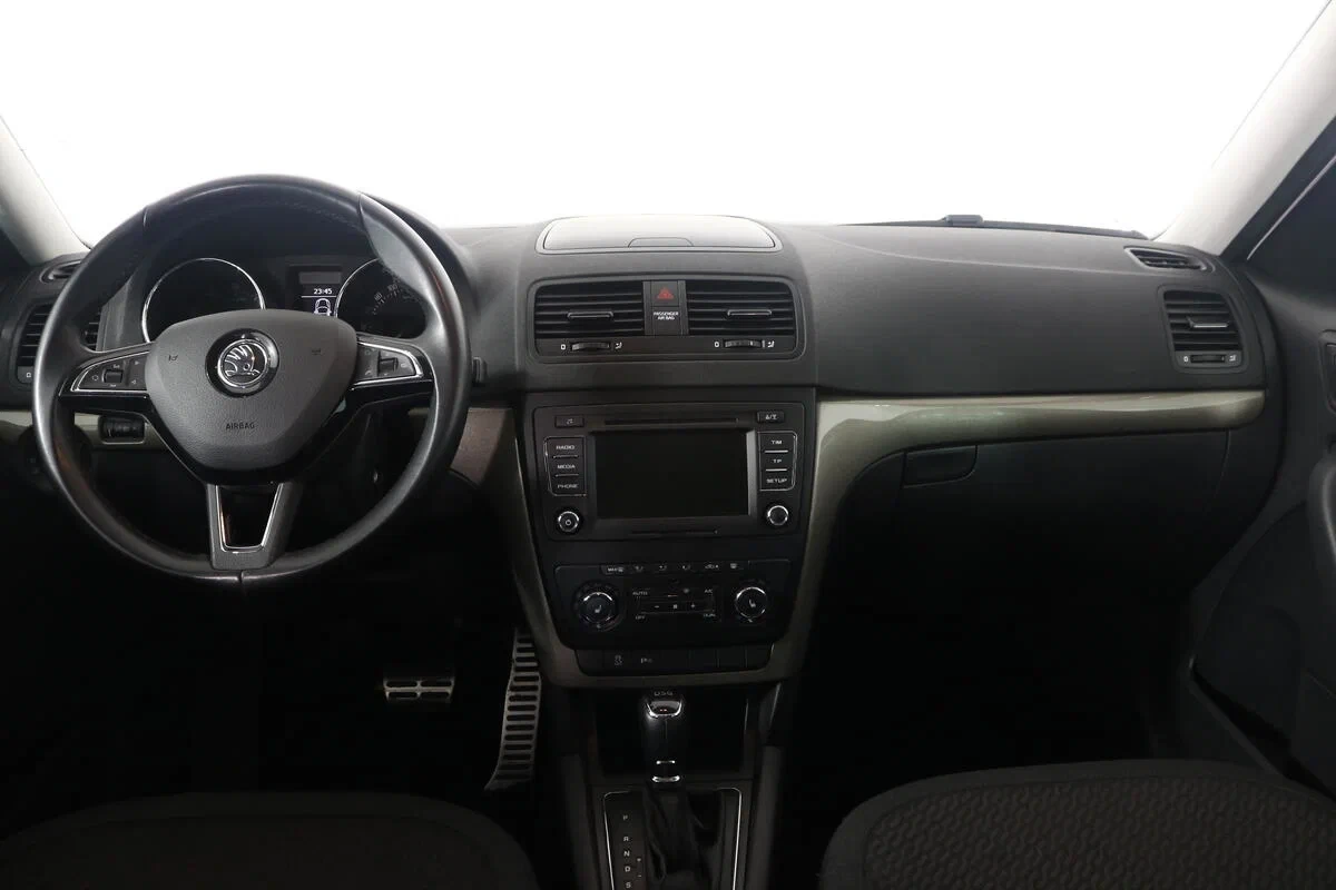 Skoda Yeti, Белый, 2014, Робот, 122 л.с., цена от 857 000 руб.