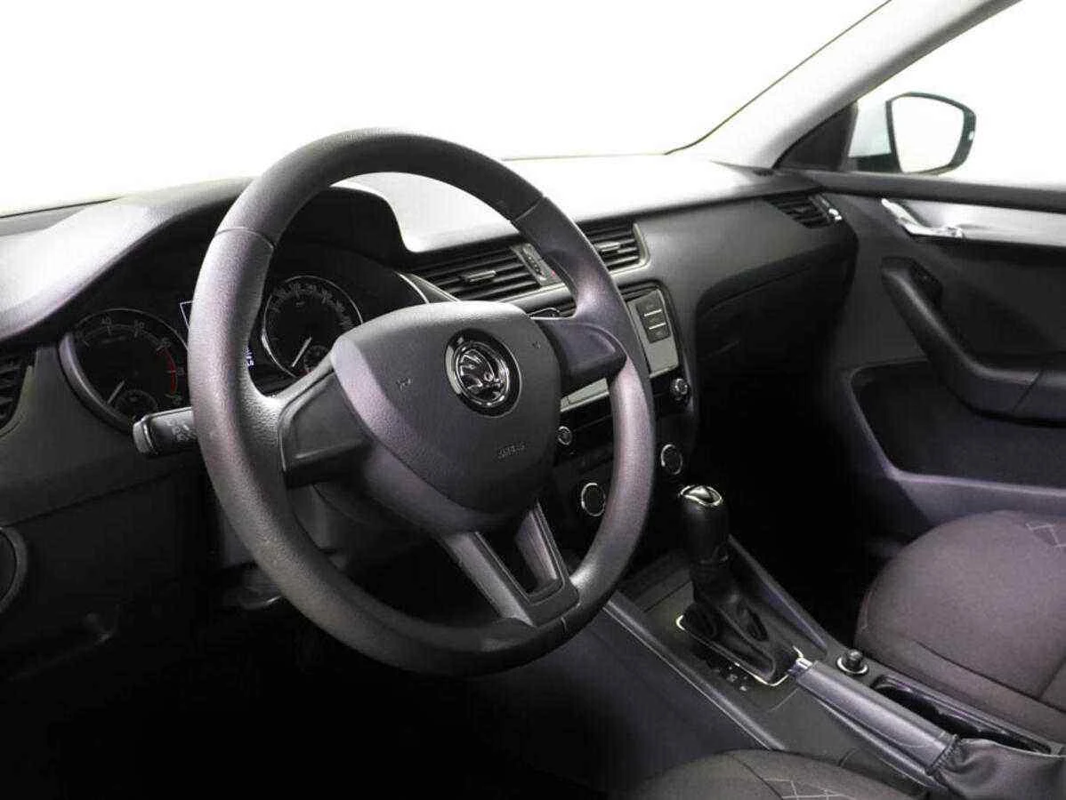 Skoda Octavia, Белый, 2018, Робот, 150 л.с., цена от 1 175 000 руб.
