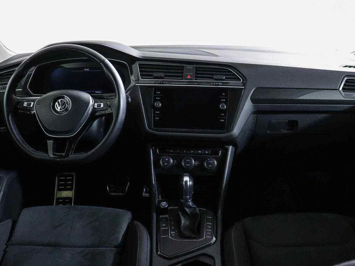 Volkswagen Tiguan, Синий, 2018, Робот, 150 л.с., цена от 1 433 000 руб.