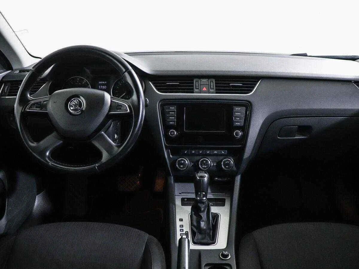 Skoda Octavia, Белый, 2013, Робот, 180 л.с., цена от 460 000 руб.