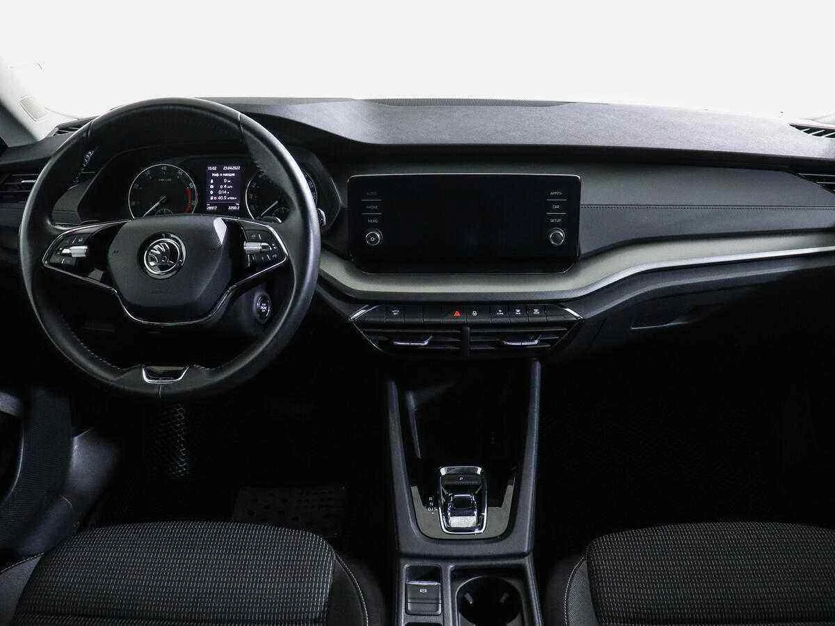 Skoda Octavia, Белый, 2021, Робот, 150 л.с., цена от 1 820 000 руб.