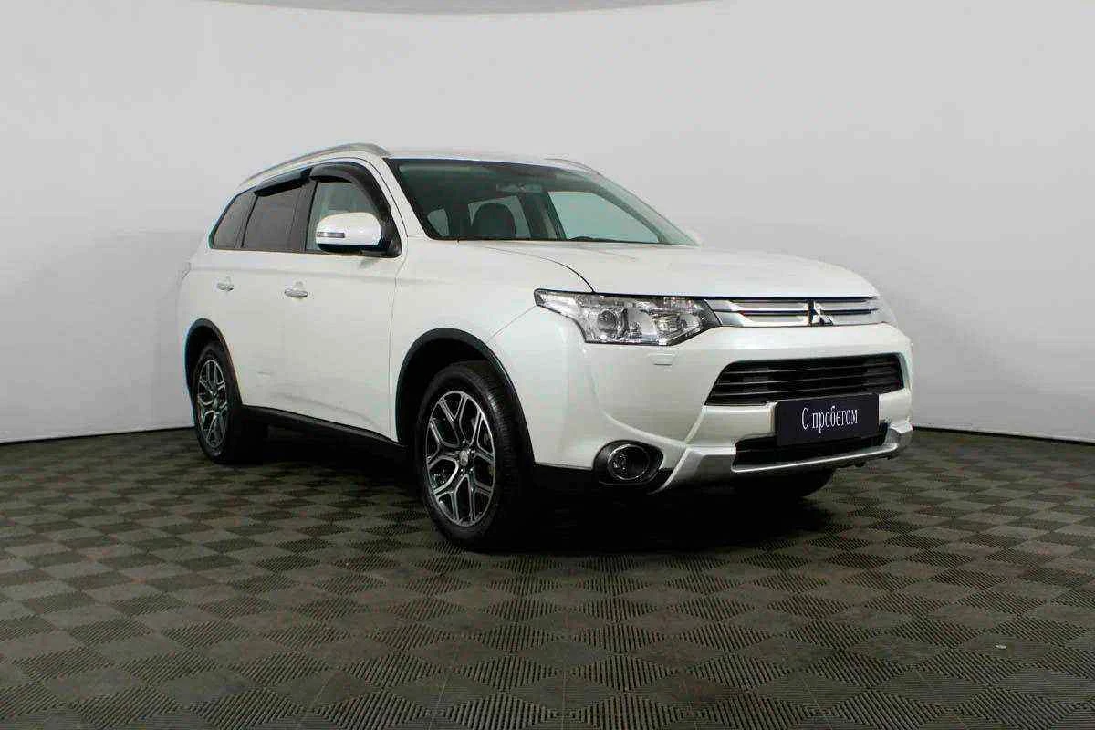 Mitsubishi Outlander, Белый, 2014, Вариатор, 167 л.с., цена от 1 049 000 руб.