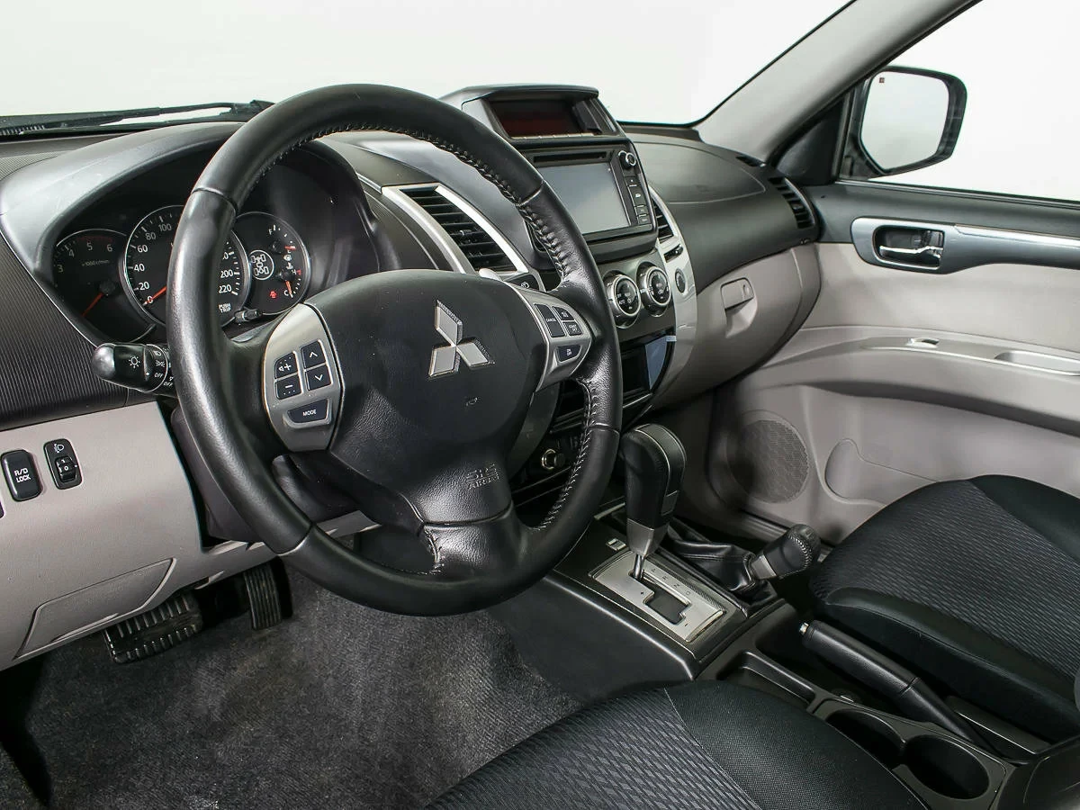 Mitsubishi Pajero Sport, Серый, 2014, Автоматическая, 178 л.с., цена от 1 399 000 руб.