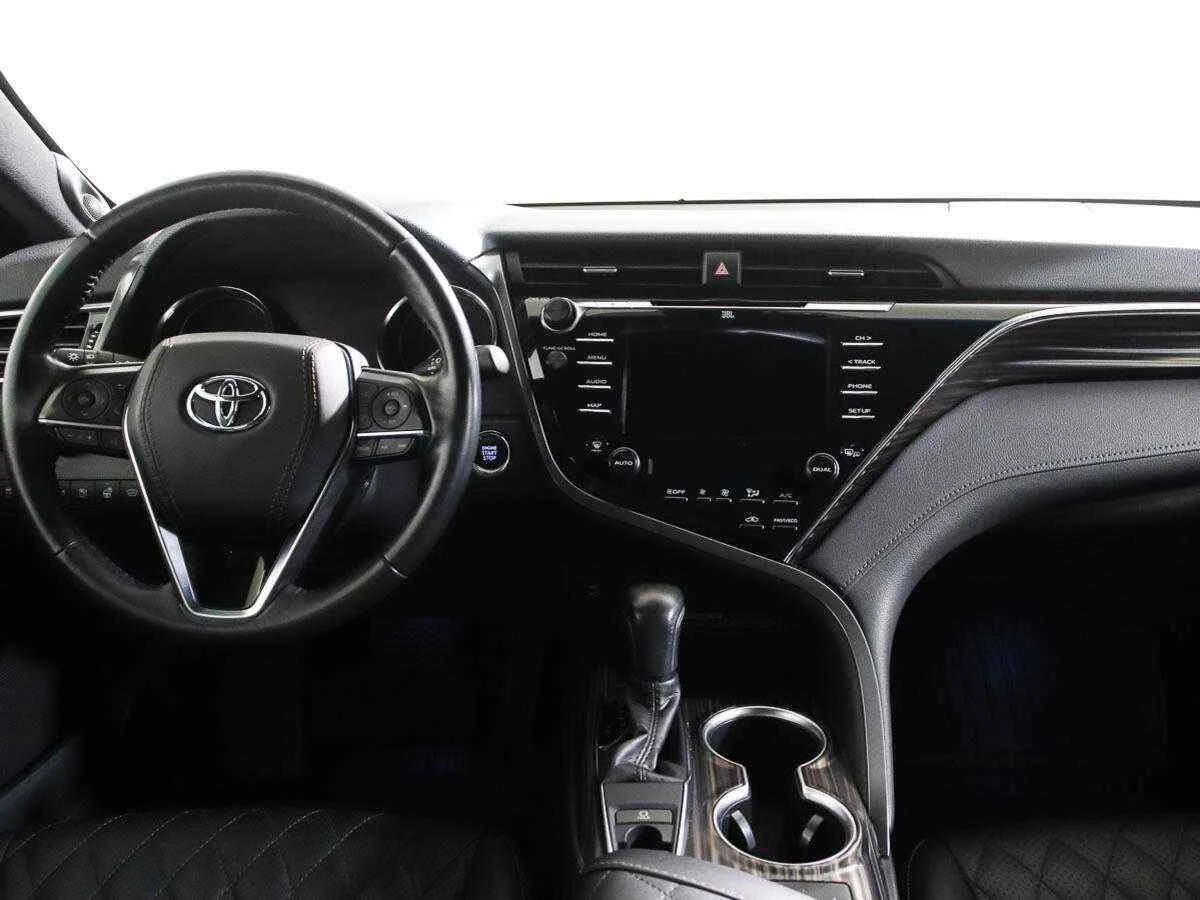 Toyota Camry, Черный, 2018, Автоматическая, 249 л.с., цена от 2 330 000 руб.