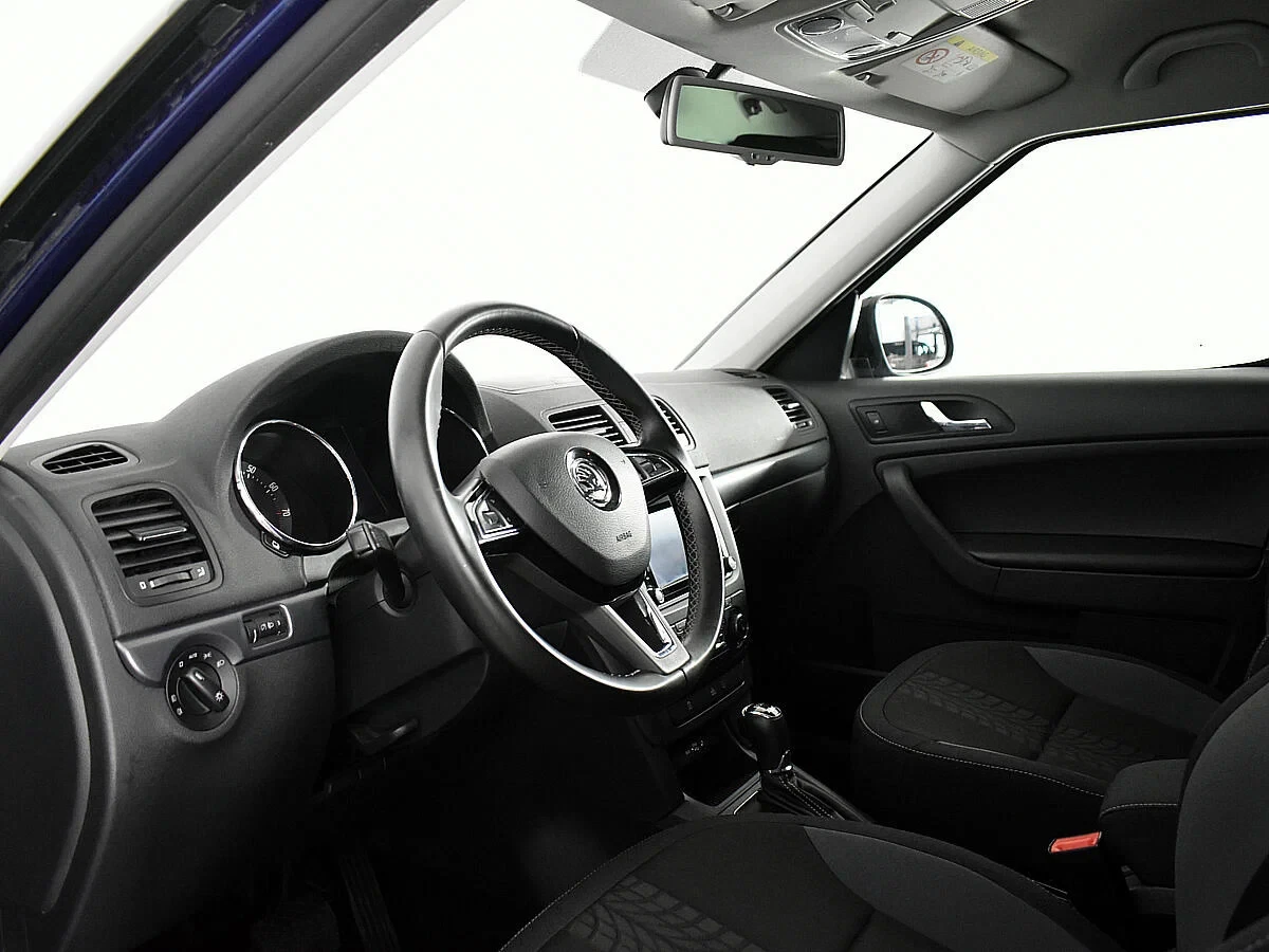 Skoda Yeti, Синий, 2015, Робот, 152 л.с., цена от 943 000 руб.