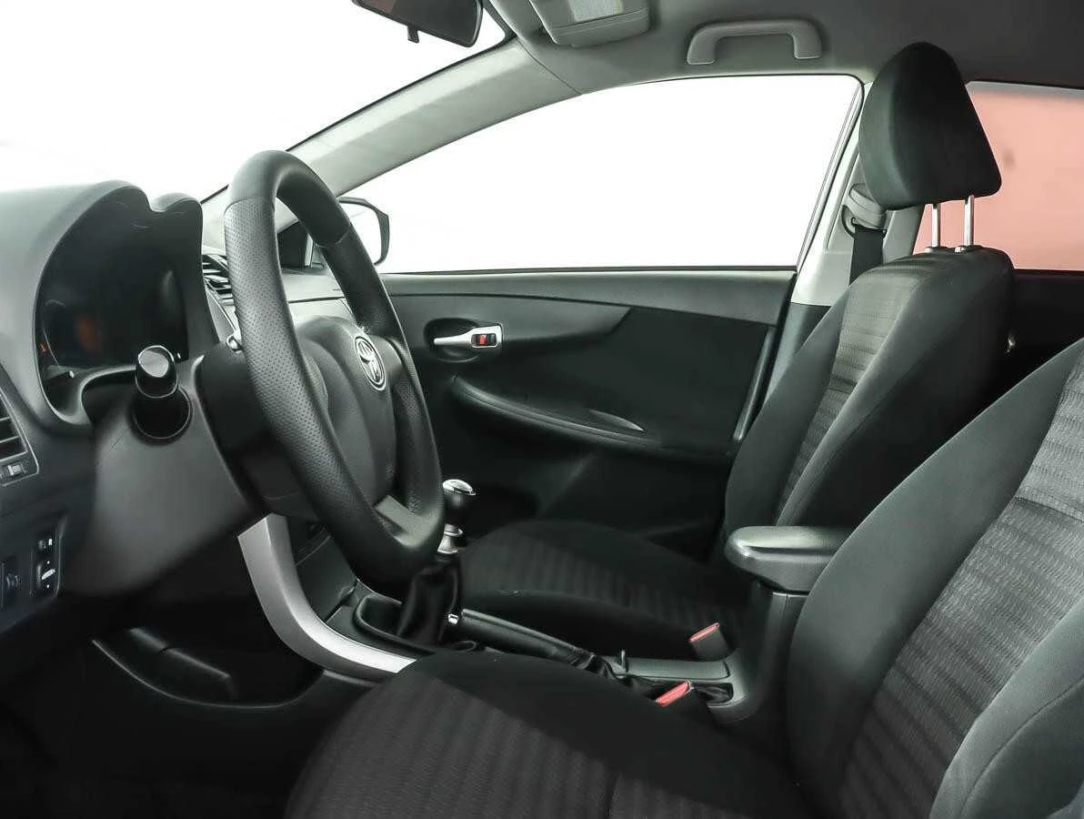 TOYOTA COROLLA, Серебряный, 2011, Механическая, 101 л.с., цена от 480 000 руб.