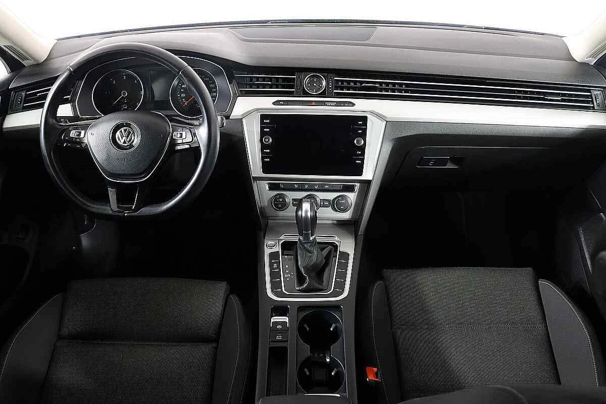 Volkswagen Passat, Серый, 2019, Робот, 150 л.с., цена от 1 650 000 руб.