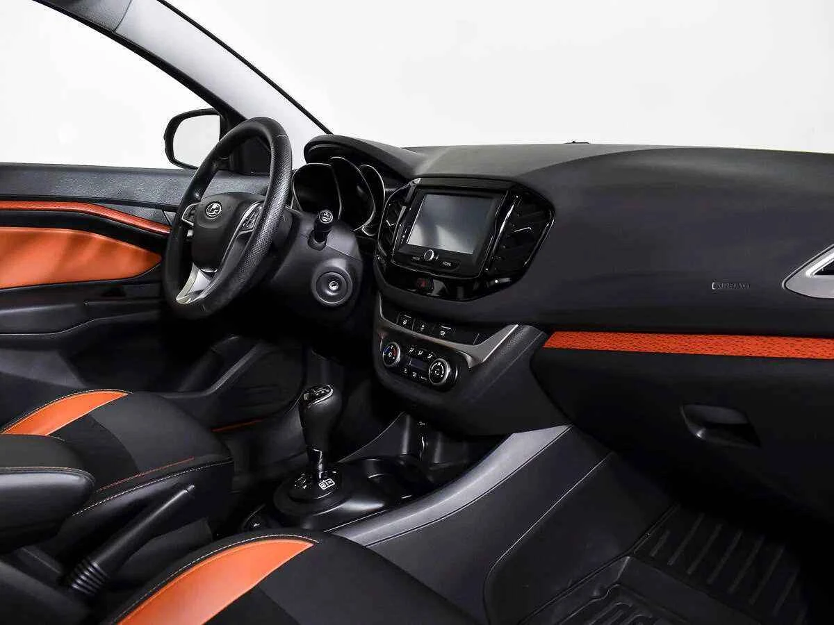 LADA Vesta SW Cross, Оранжевый, 2018, Робот, 122 л.с., цена от 681 000 руб.