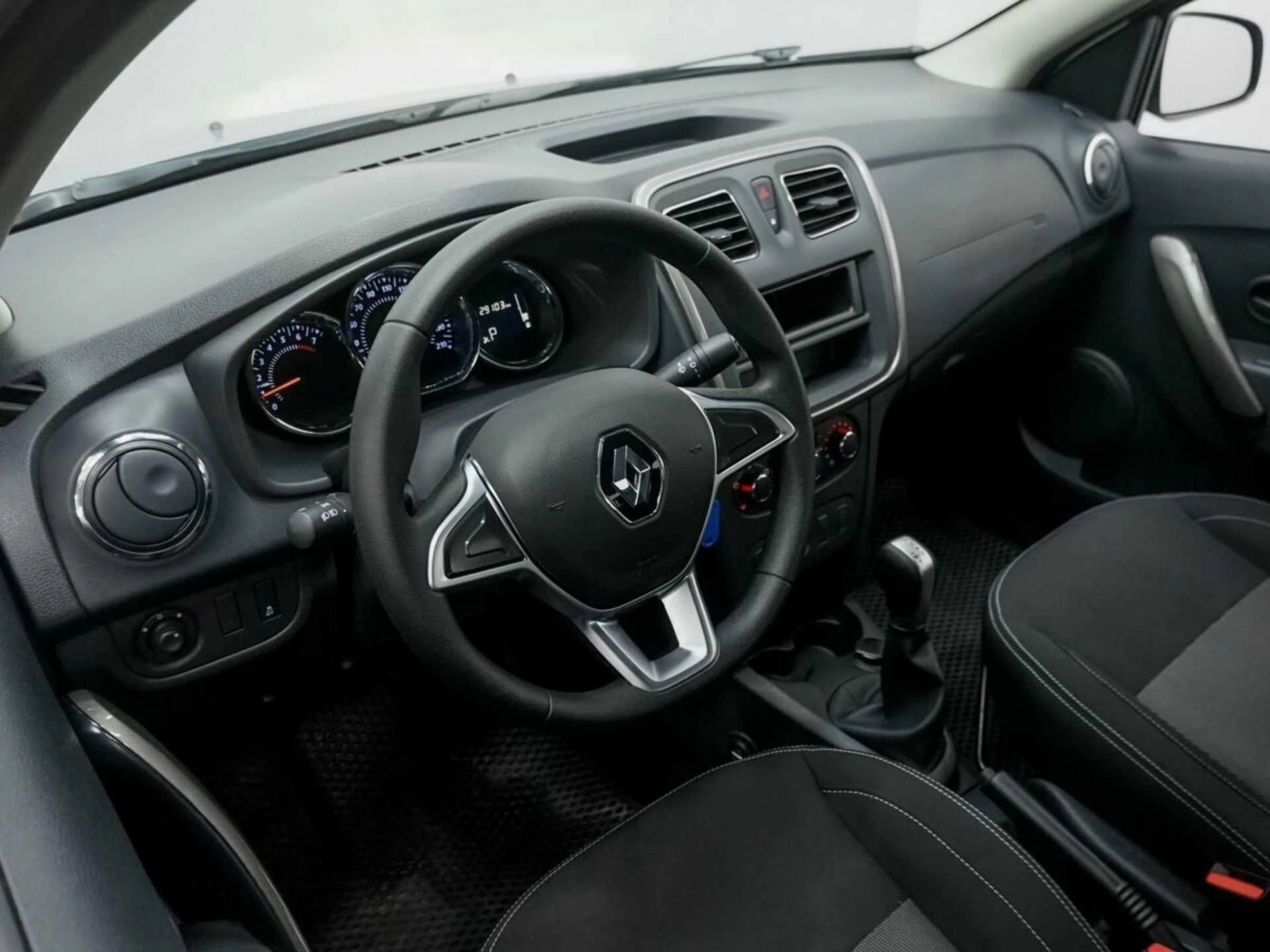 RENAULT LOGAN, Серебряный, 2022, Вариатор, 113 л.с., цена от 832 000 руб.