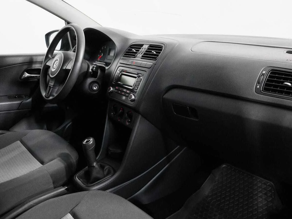 VOLKSWAGEN POLO, Черный, 2011, Механическая, 105 л.с., цена от 393 600 руб.