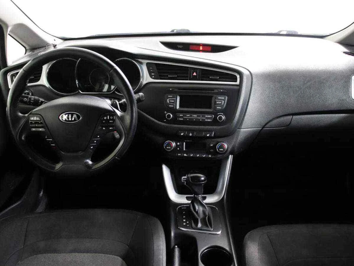 KIA Ceed, Серебряный, 2015, Автоматическая, 129 л.с., цена от 500 000 руб.