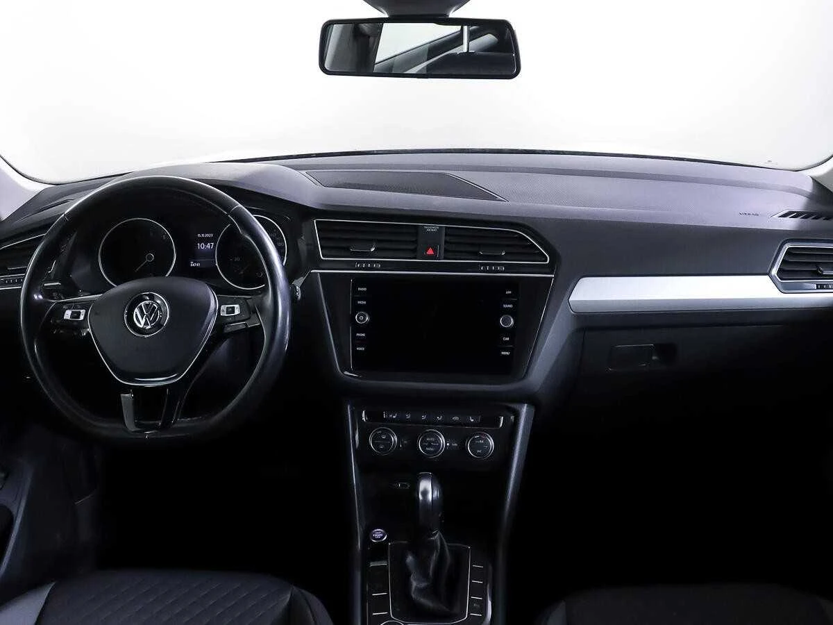 VOLKSWAGEN TIGUAN, Коричневый, 2019, Робот, 150 л.с., цена от 1 408 000 руб.