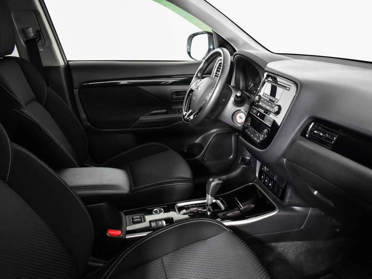 MITSUBISHI OUTLANDER, Белый, 2018, Вариатор, 146 л.с., цена от 1 193 600 руб.