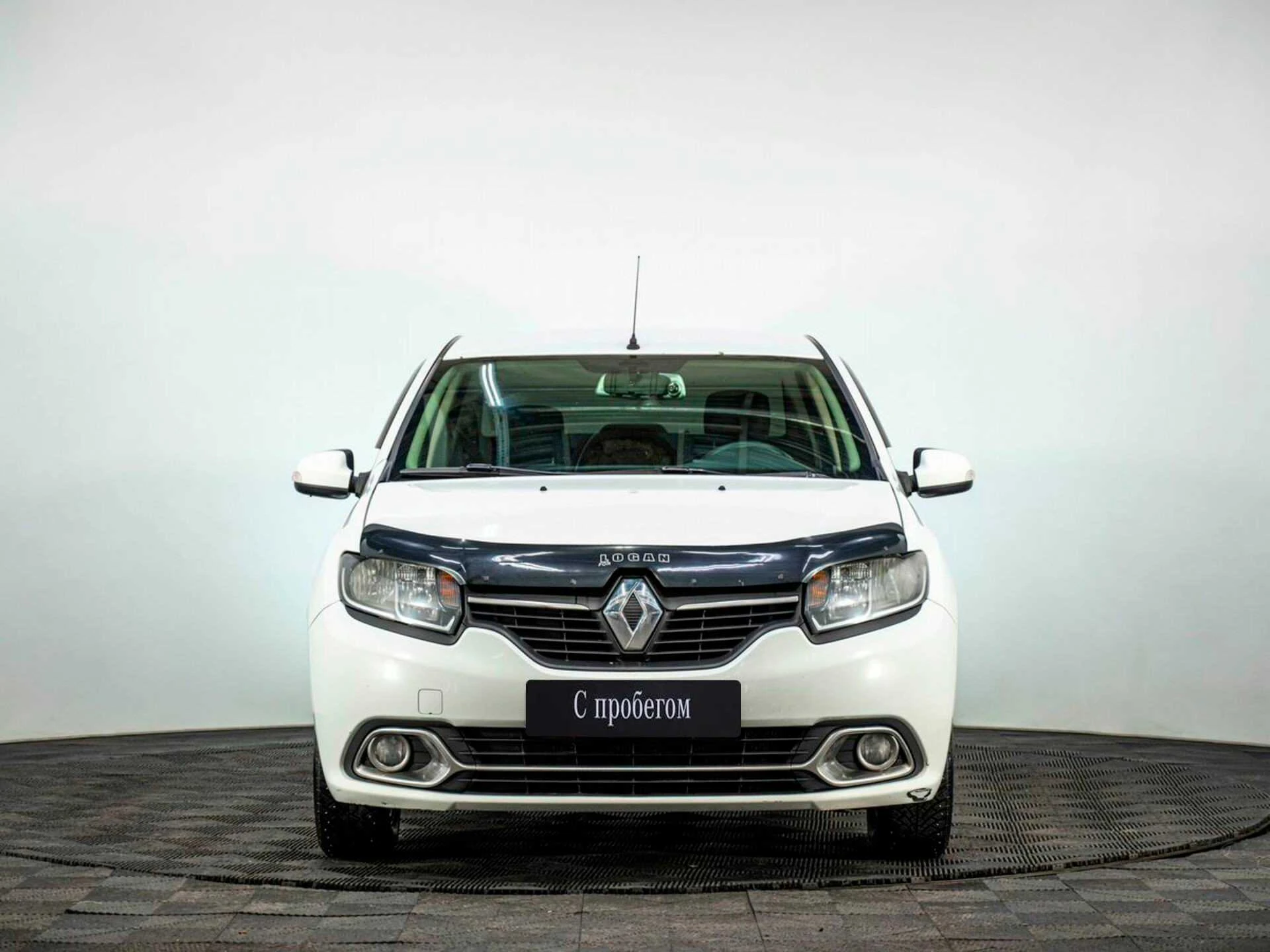 RENAULT LOGAN, Белый, 2015, Механическая, 102 л.с., цена от 504 000 руб.