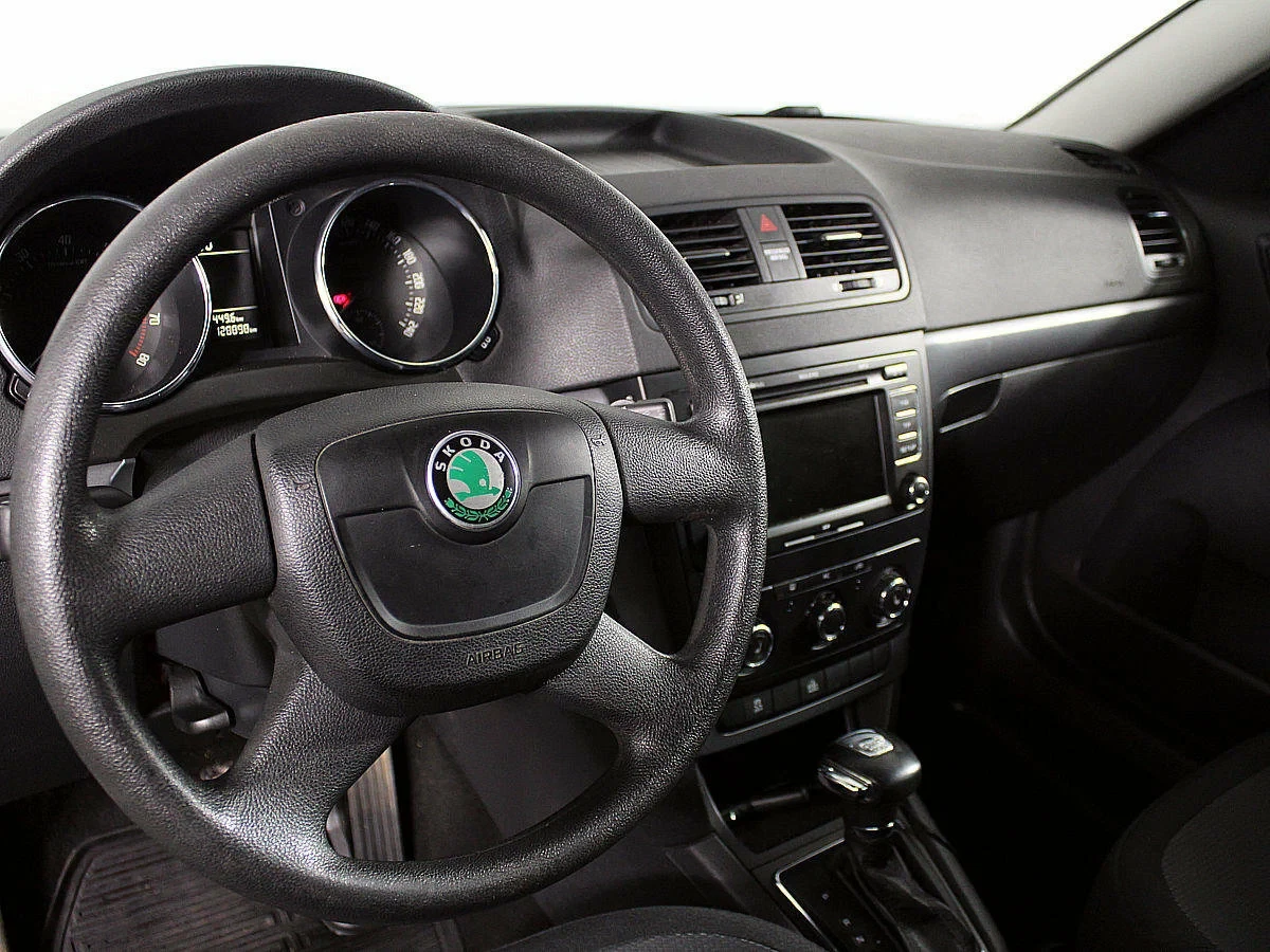 Skoda Yeti, Серебряный, 2012, Робот, 152 л.с., цена от 569 000 руб.