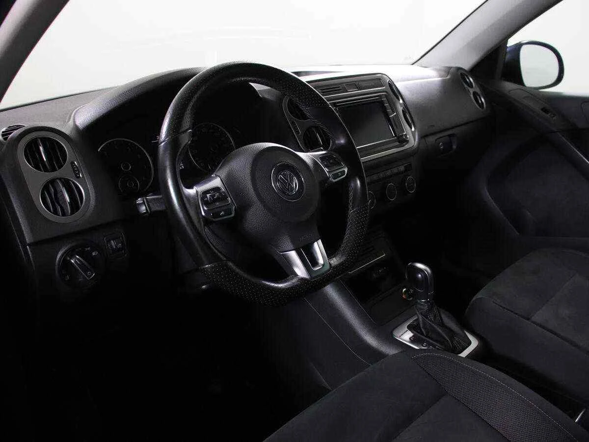 Volkswagen Tiguan, Синий, 2016, Автоматическая, 180 л.с., цена от 942 000 руб.