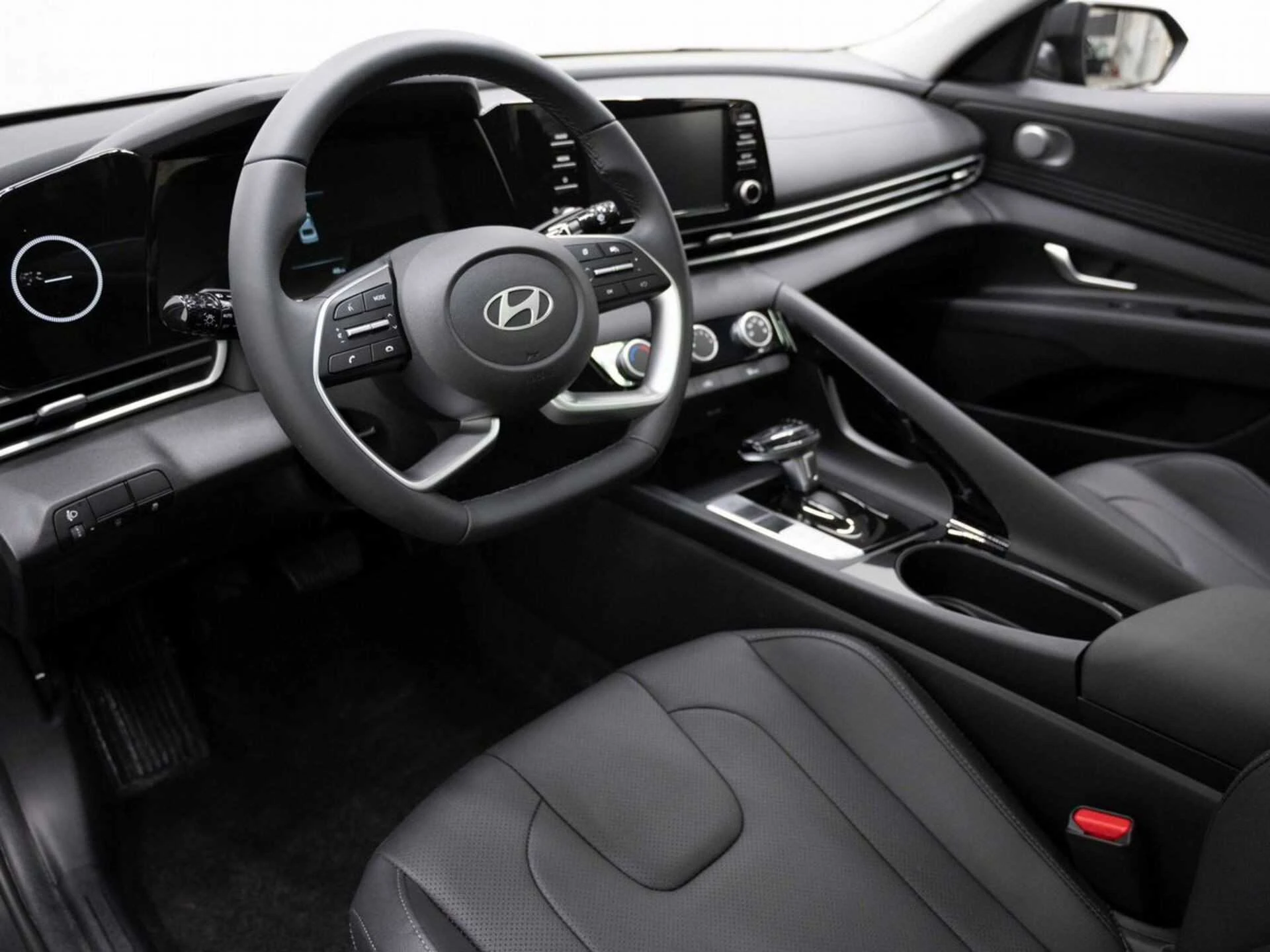 HYUNDAI ELANTRA, Зеленый, 2023, Вариатор, 115 л.с., цена от 1 437 600 руб.