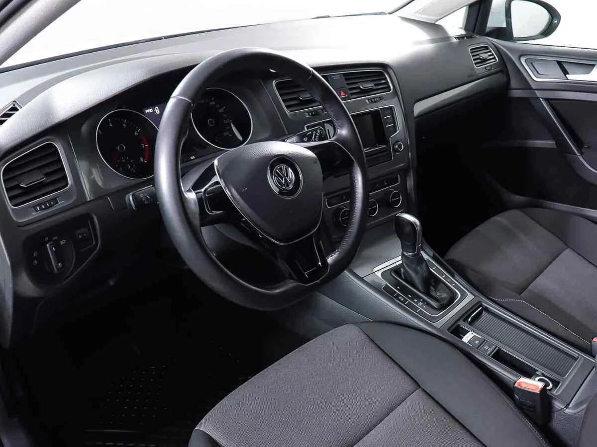 Volkswagen Golf, Белый, 2014, Робот, 122 л.с., цена от 960 000 руб.