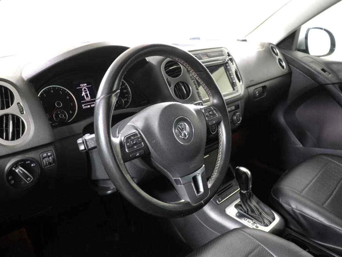 Volkswagen Tiguan, Серебряный, 2016, Автоматическая, 180 л.с., цена от 937 000 руб.