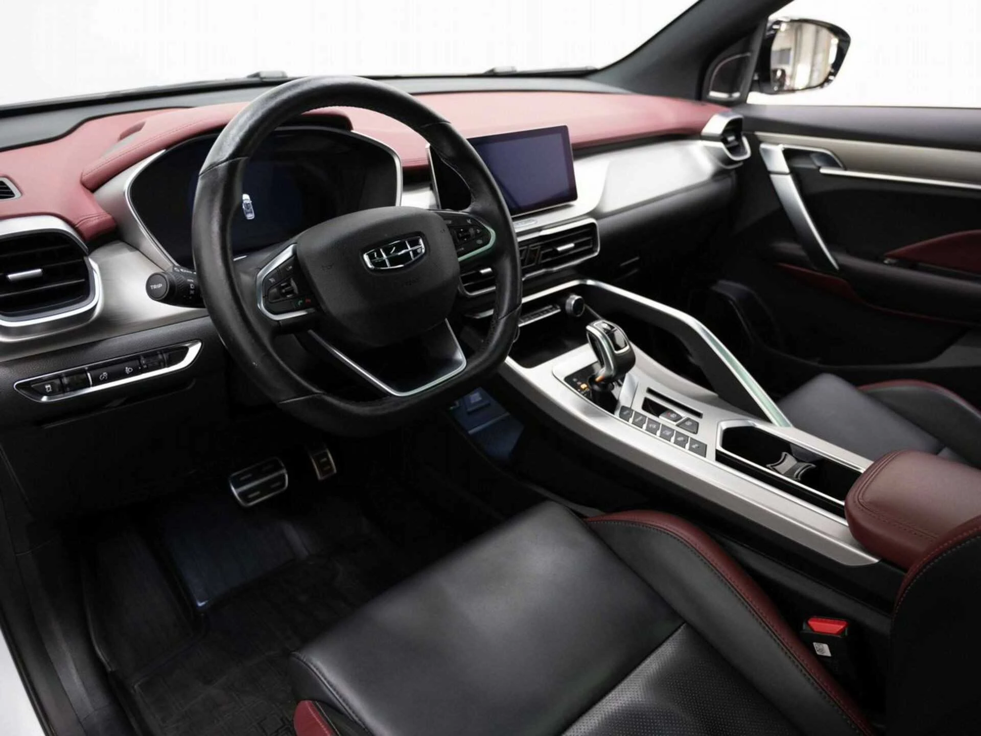 GEELY COOLRAY, Белый, 2020, Робот, 150 л.с., цена от 1 151 200 руб.