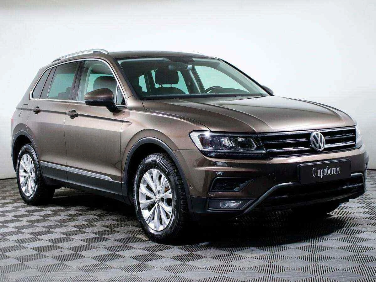 Volkswagen Tiguan, Коричневый, 2018, Робот, 150 л.с., цена от 1 459 000 руб.