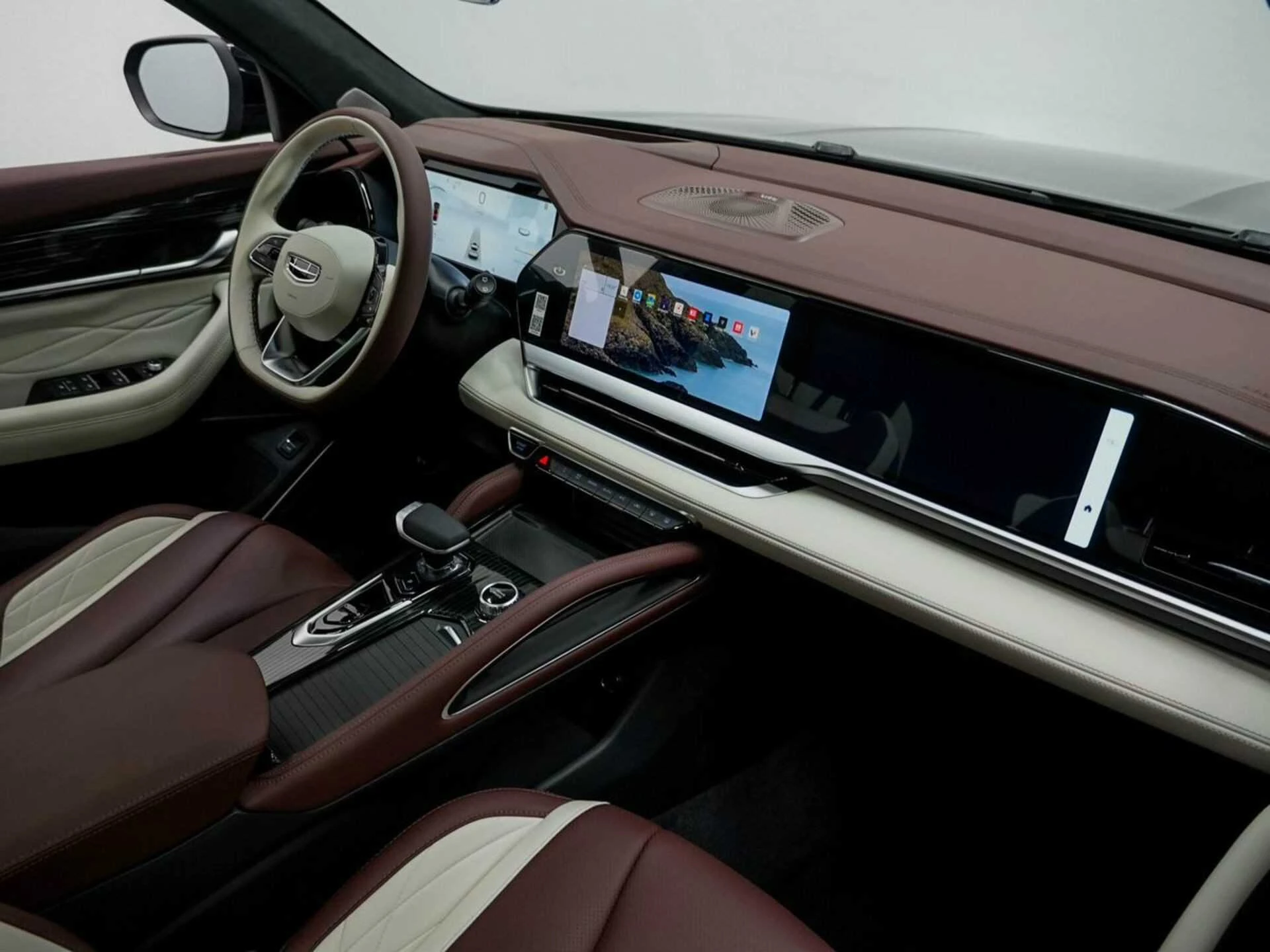 GEELY MONJARO, Черный, 2023, Автоматическая, 238 л.с., цена от 2 336 000 руб.