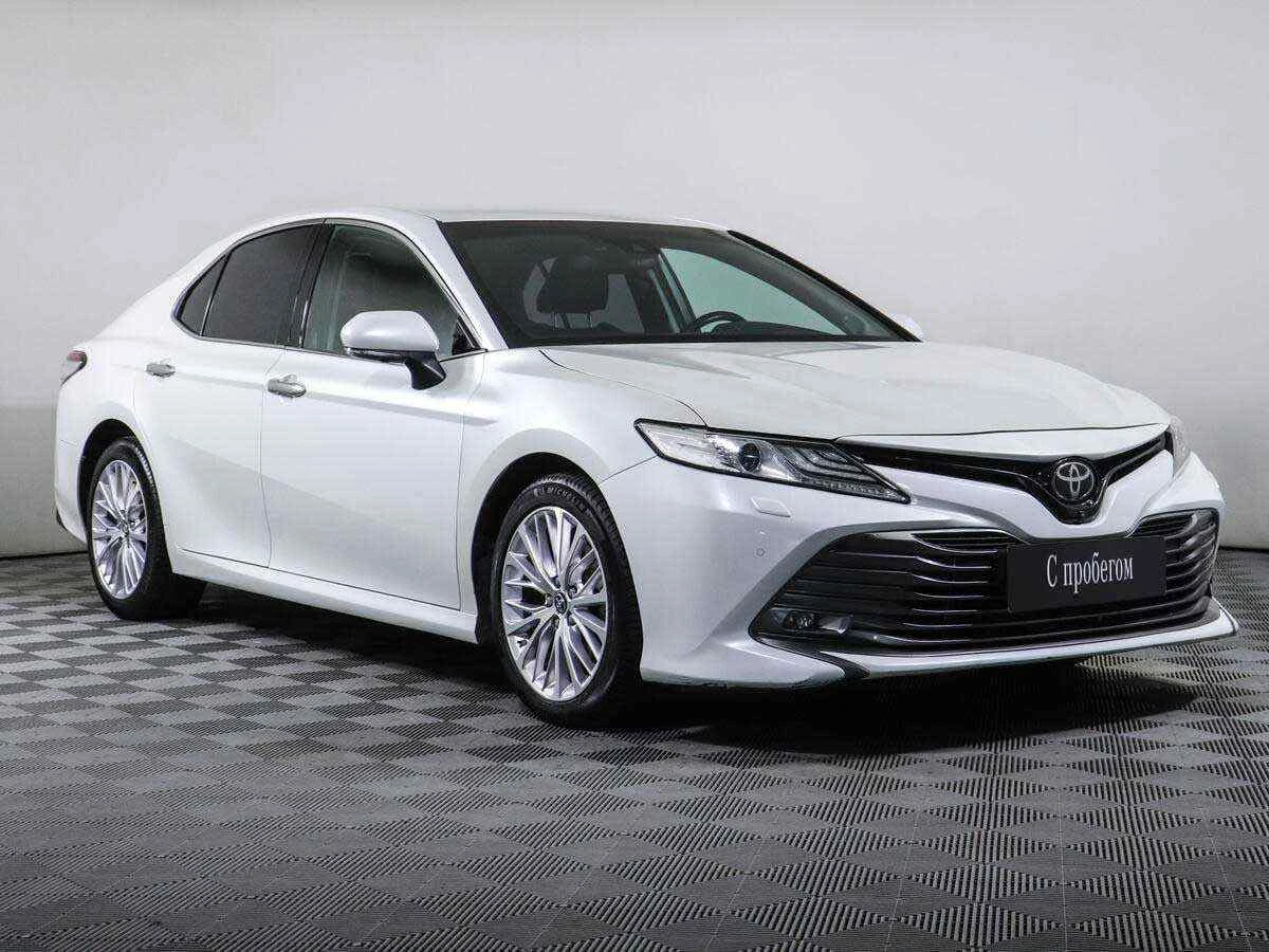 Toyota Camry, Белый, 2018, Автоматическая, 249 л.с., цена от 2 220 000 руб.