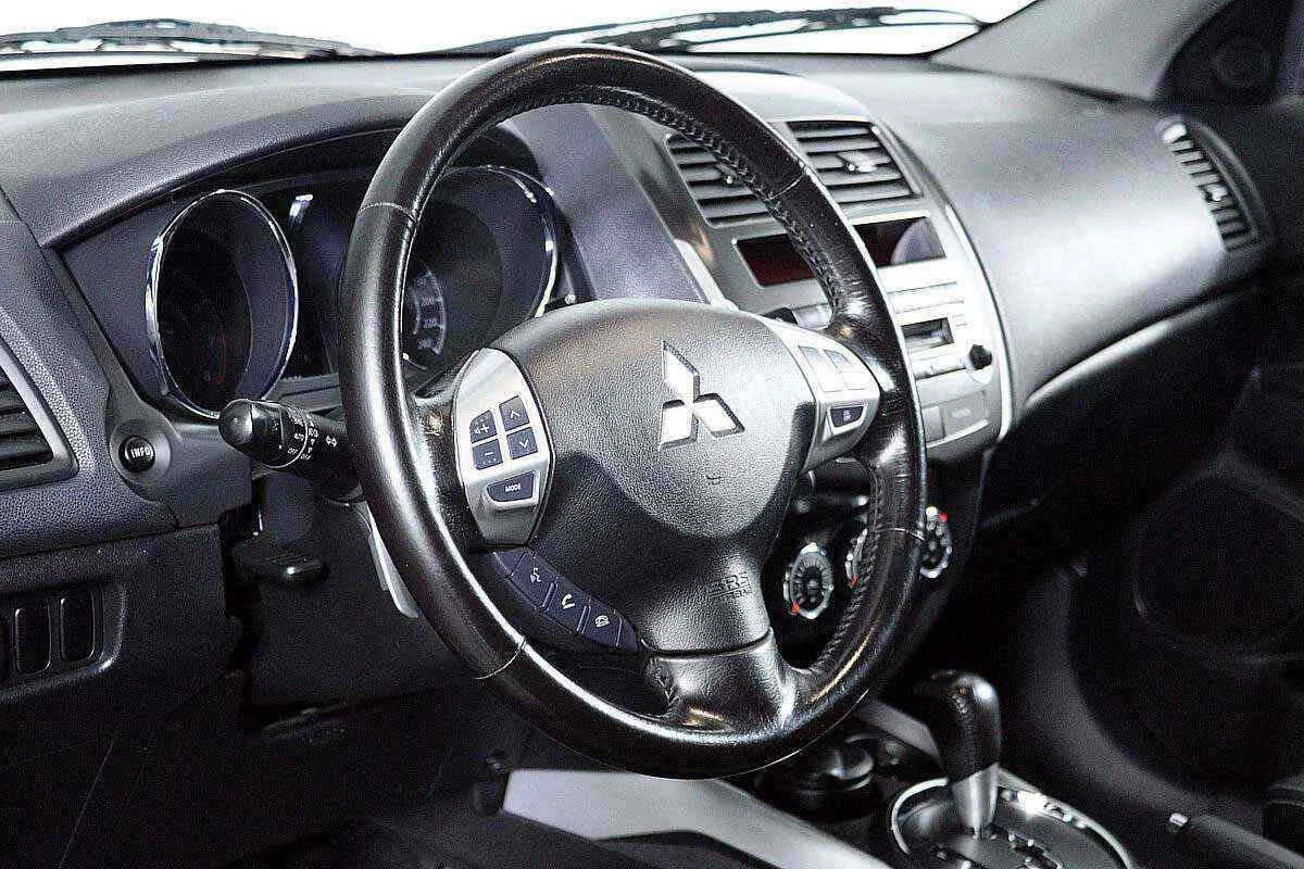Mitsubishi ASX, Черный, 2011, Вариатор, 140 л.с., цена от 550 000 руб.