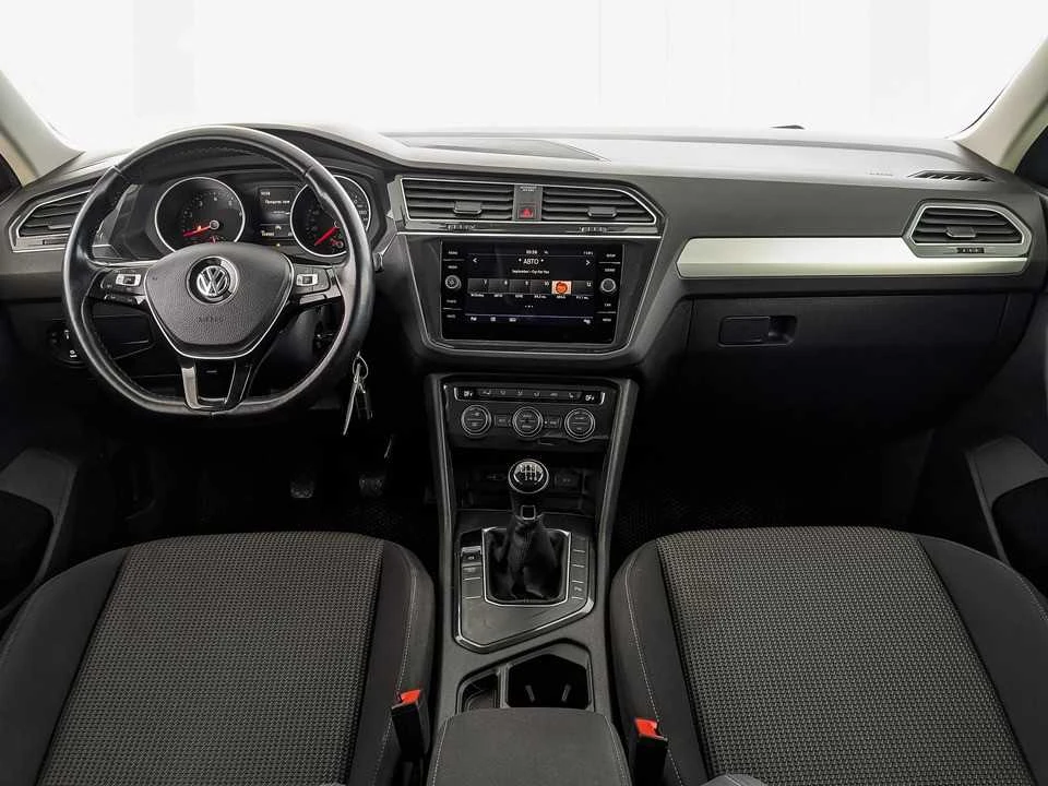 VOLKSWAGEN TIGUAN, Коричневый, 2020, Механическая, 125 л.с., цена от 1 433 600 руб.