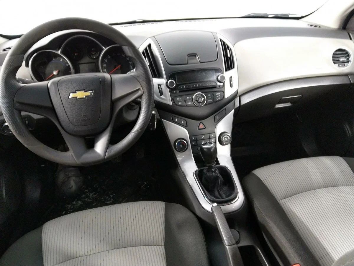 Chevrolet Cruze, Белый, 2014, Механическая, 141 л.с., цена от 523 000 руб.