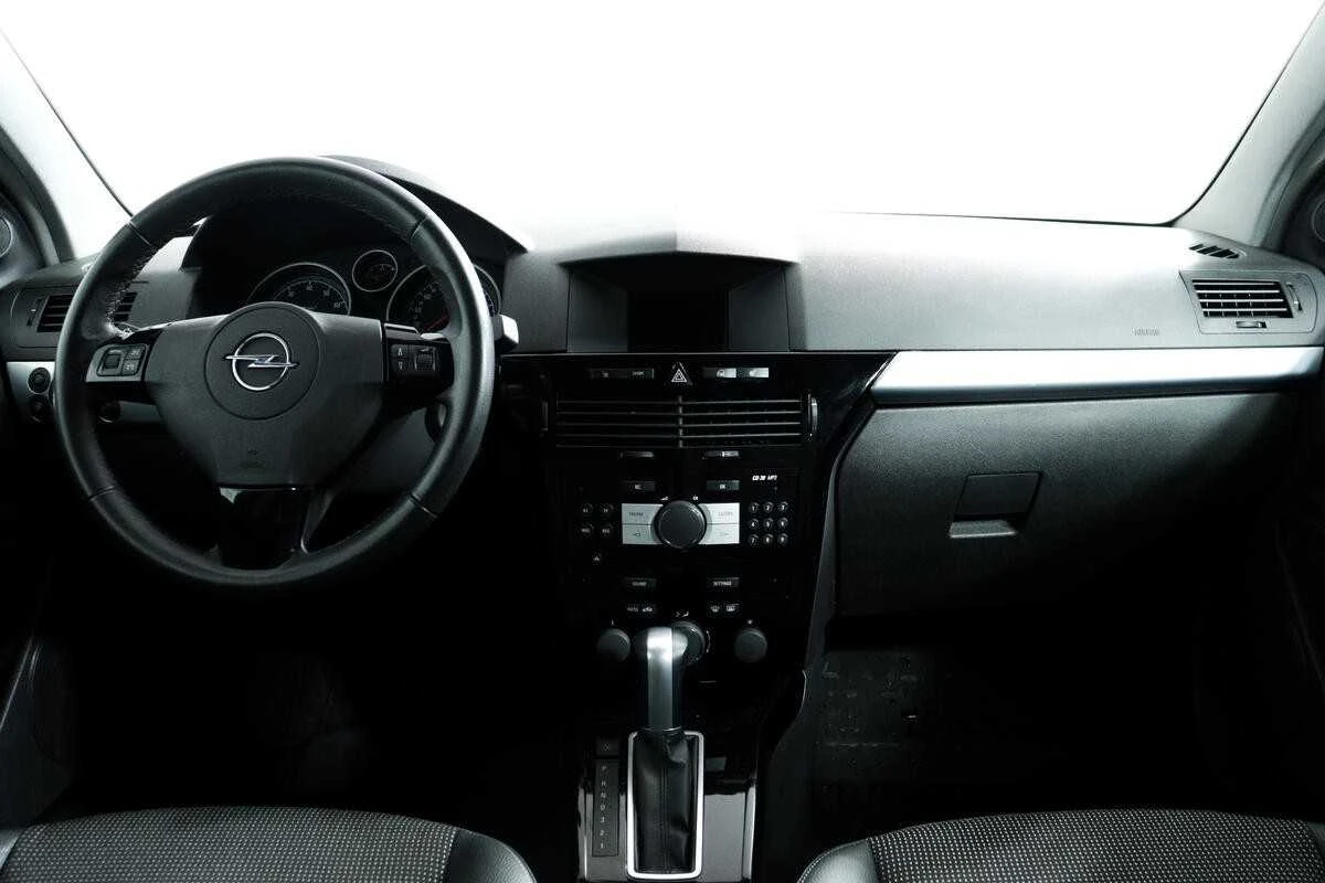 OPEL ASTRA, Красный, 2008, Автоматическая, 140 л.с., цена от 560 000 руб.