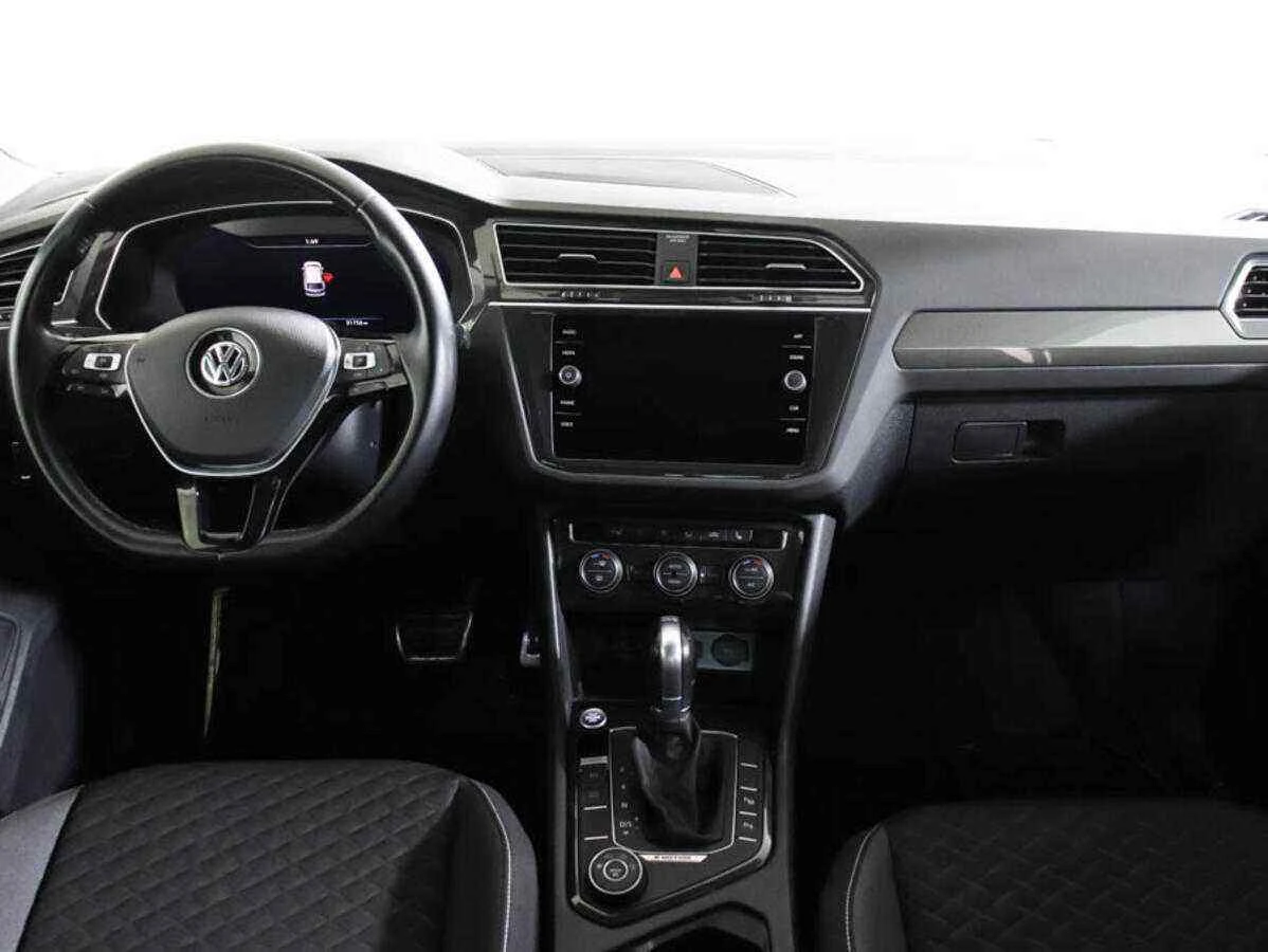 Volkswagen Tiguan, Коричневый, 2018, Робот, 150 л.с., цена от 1 470 000 руб.