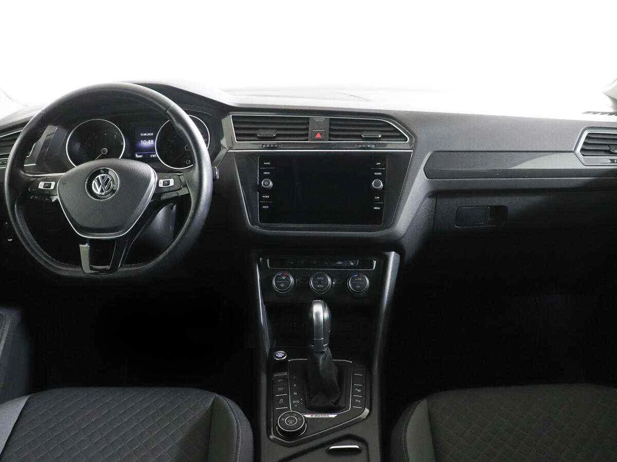 Volkswagen Tiguan, Синий, 2017, Робот, 180 л.с., цена от 1 452 000 руб.