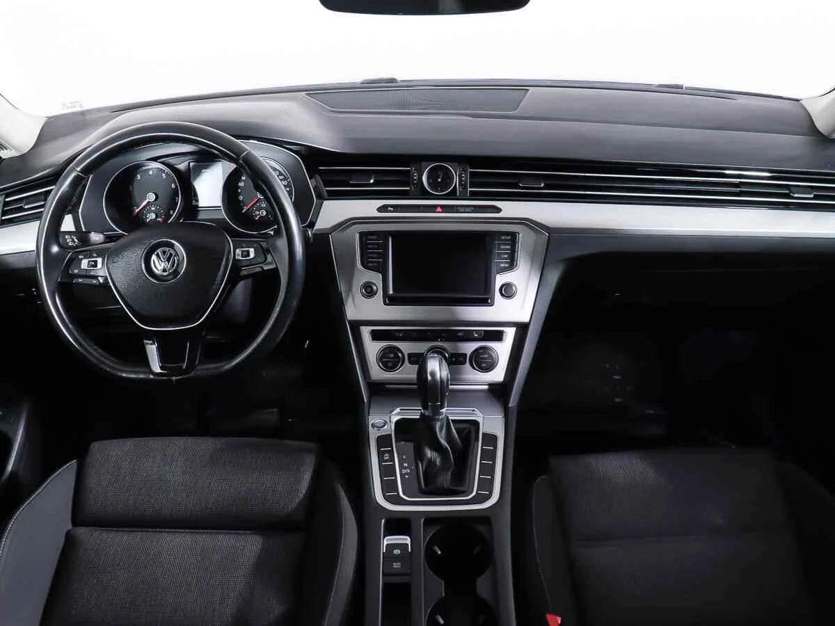 Volkswagen Passat, Черный, 2016, Робот, 150 л.с., цена от 1 150 000 руб.