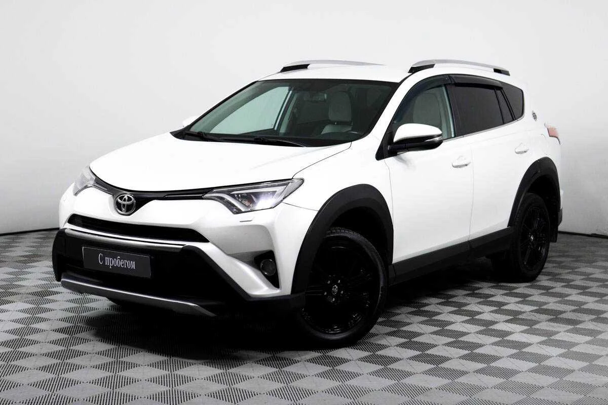 TOYOTA RAV4, Белый, 2018, Вариатор, 146 л.с., цена от 1 800 000 руб.
