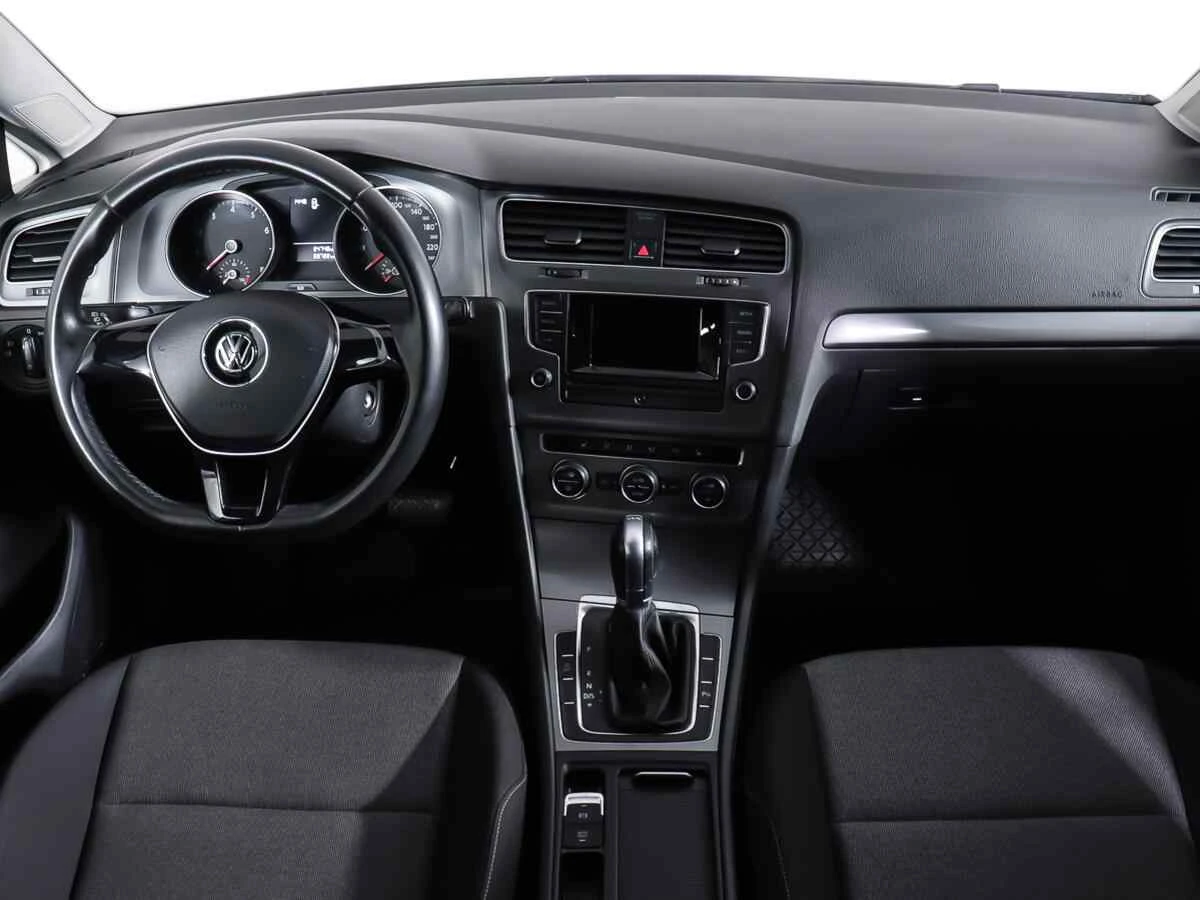 Volkswagen Golf, Белый, 2014, Робот, 122 л.с., цена от 960 000 руб.