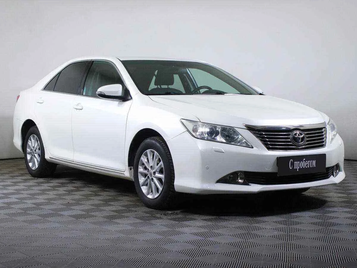 Toyota Camry, Белый, 2014, Автоматическая, 181 л.с., цена от 939 000 руб.