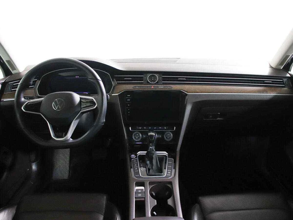 Volkswagen Passat, Синий, 2018, Робот, 180 л.с., цена от 1 325 000 руб.