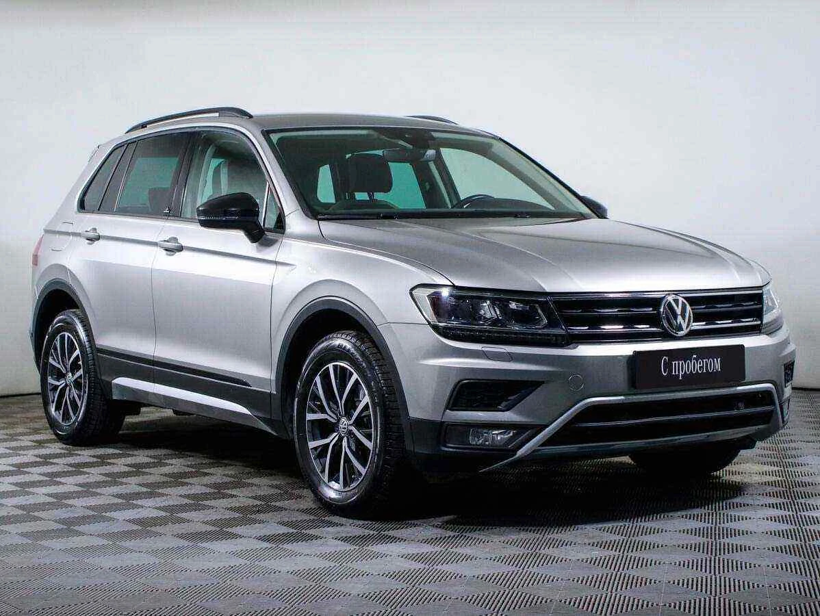 Volkswagen Tiguan, Серебряный, 2018, Робот, 150 л.с., цена от 1 584 000 руб.