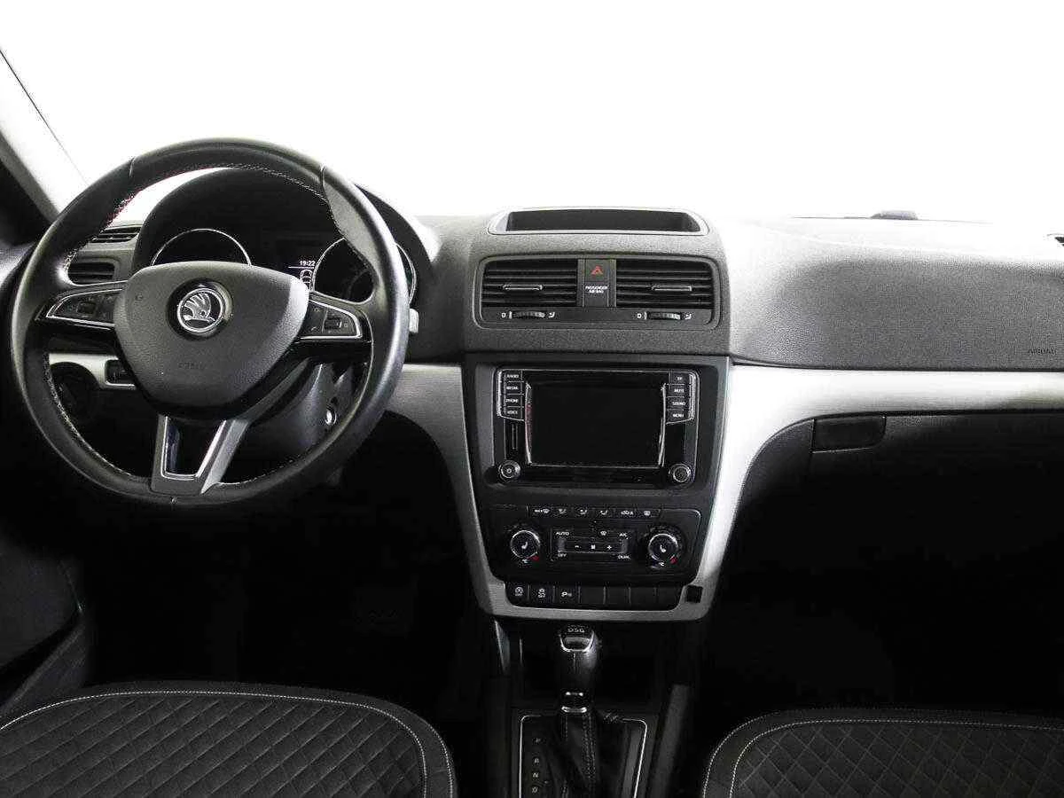 Skoda Yeti, Коричневый, 2017, Робот, 125 л.с., цена от 920 000 руб.