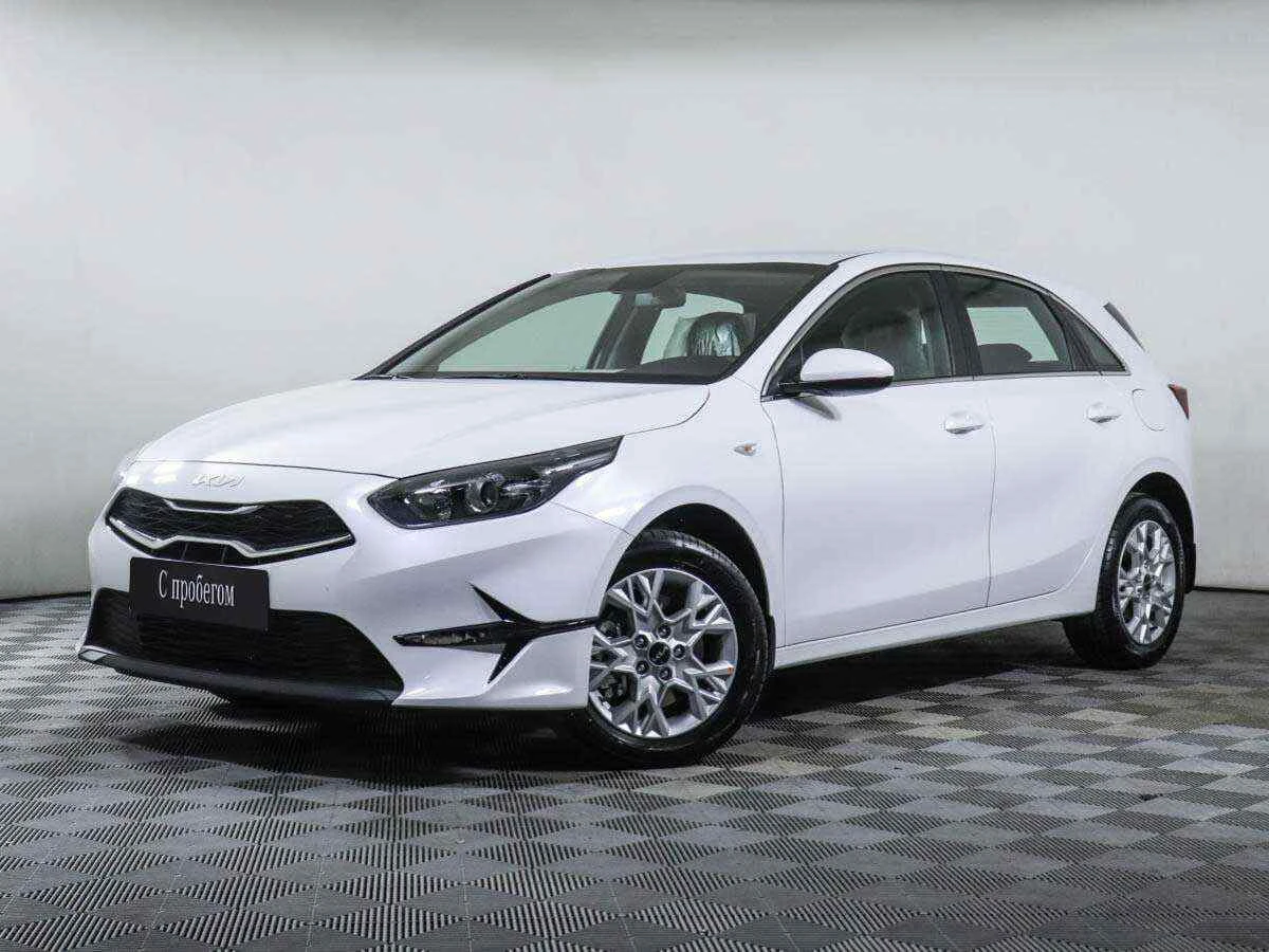 KIA Ceed, Белый, 2022, Автоматическая, 128 л.с., цена от 1 500 000 руб.