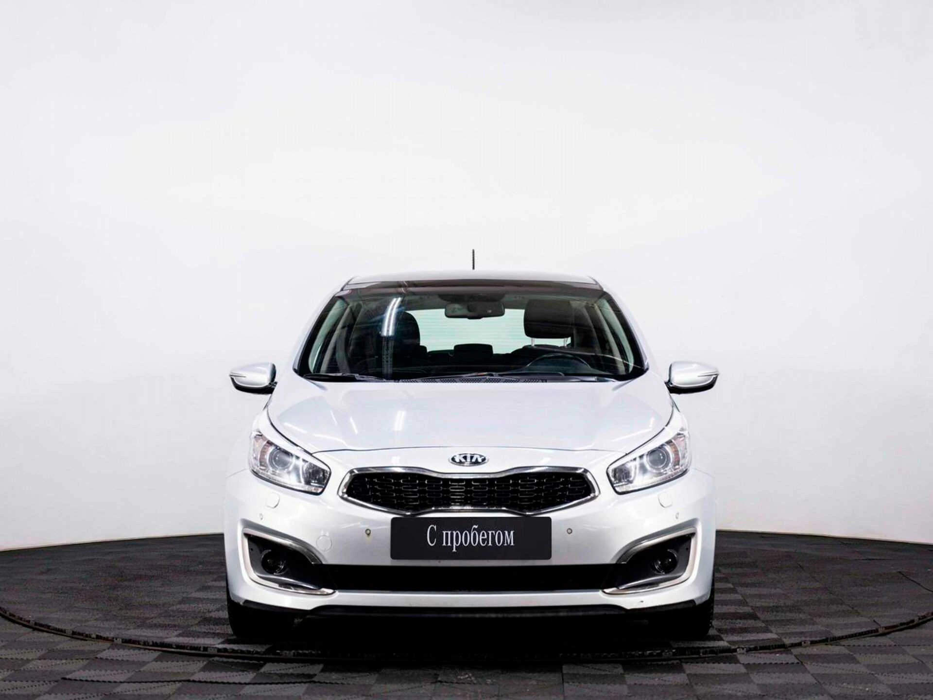 KIA CEED, Серебряный, 2016, Робот, 135 л.с., цена от 1 024 000 руб.