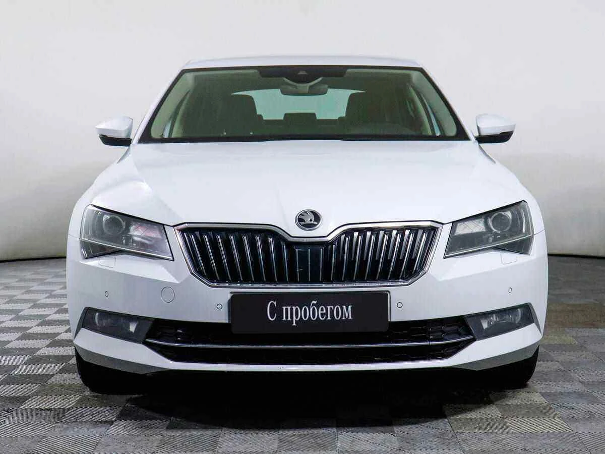 Skoda Superb, Белый, 2017, Робот, 120 л.с., цена от 1 225 000 руб.